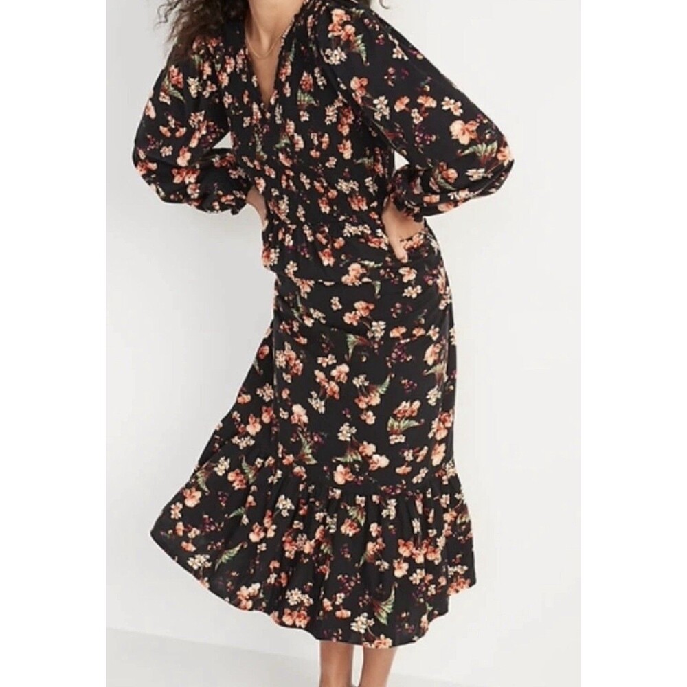 Old Navy Floral Maxi Dress XL Black Smocked Bodice Long Sleeve Tiered Boho